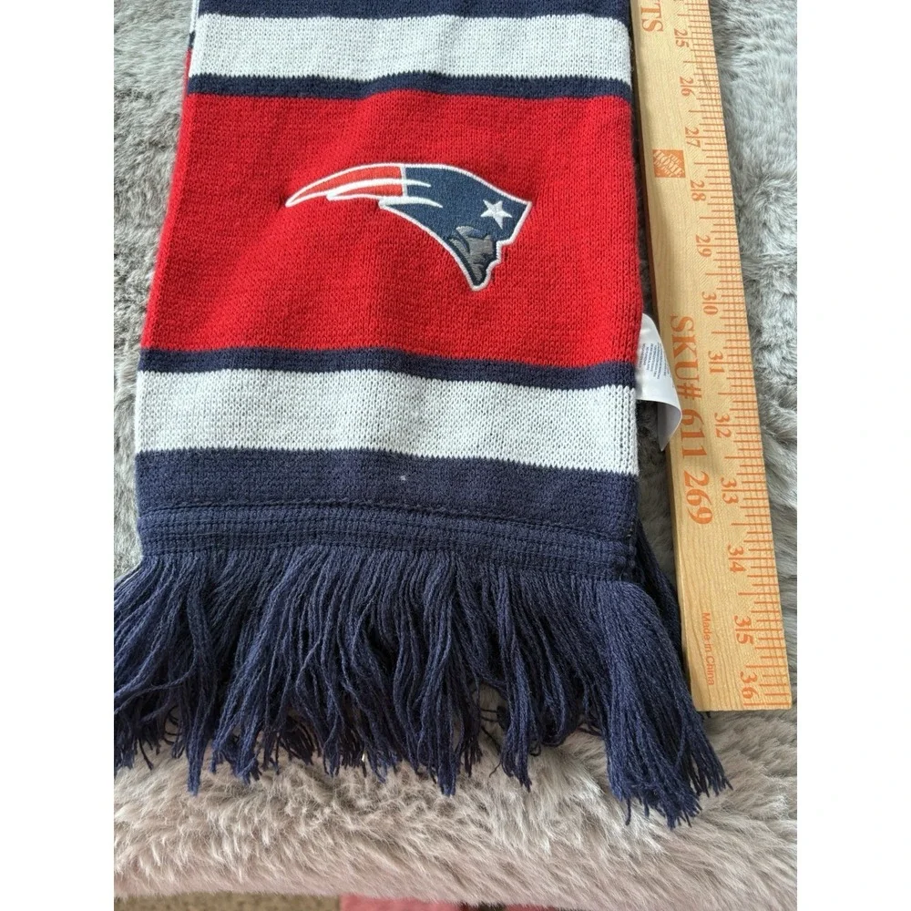 NFL Team Apparel winter scarf new england patriots logo